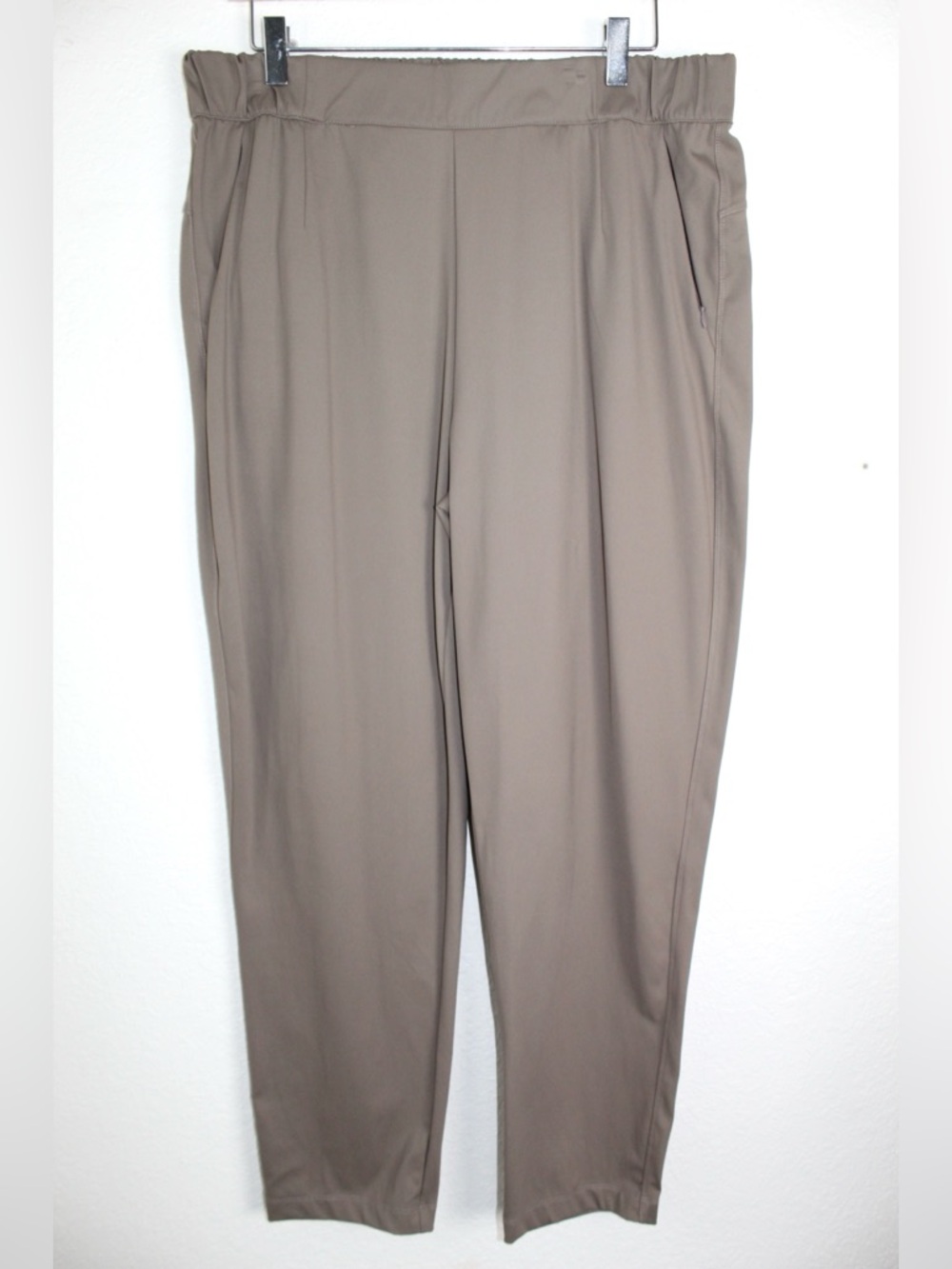 Zella Size Large Pants Tan, Side pockets, elastic waist band